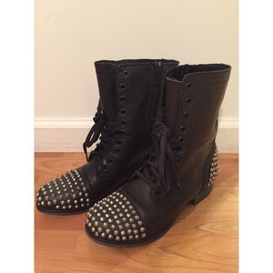 Steve Madden Tarrney Leather Boots